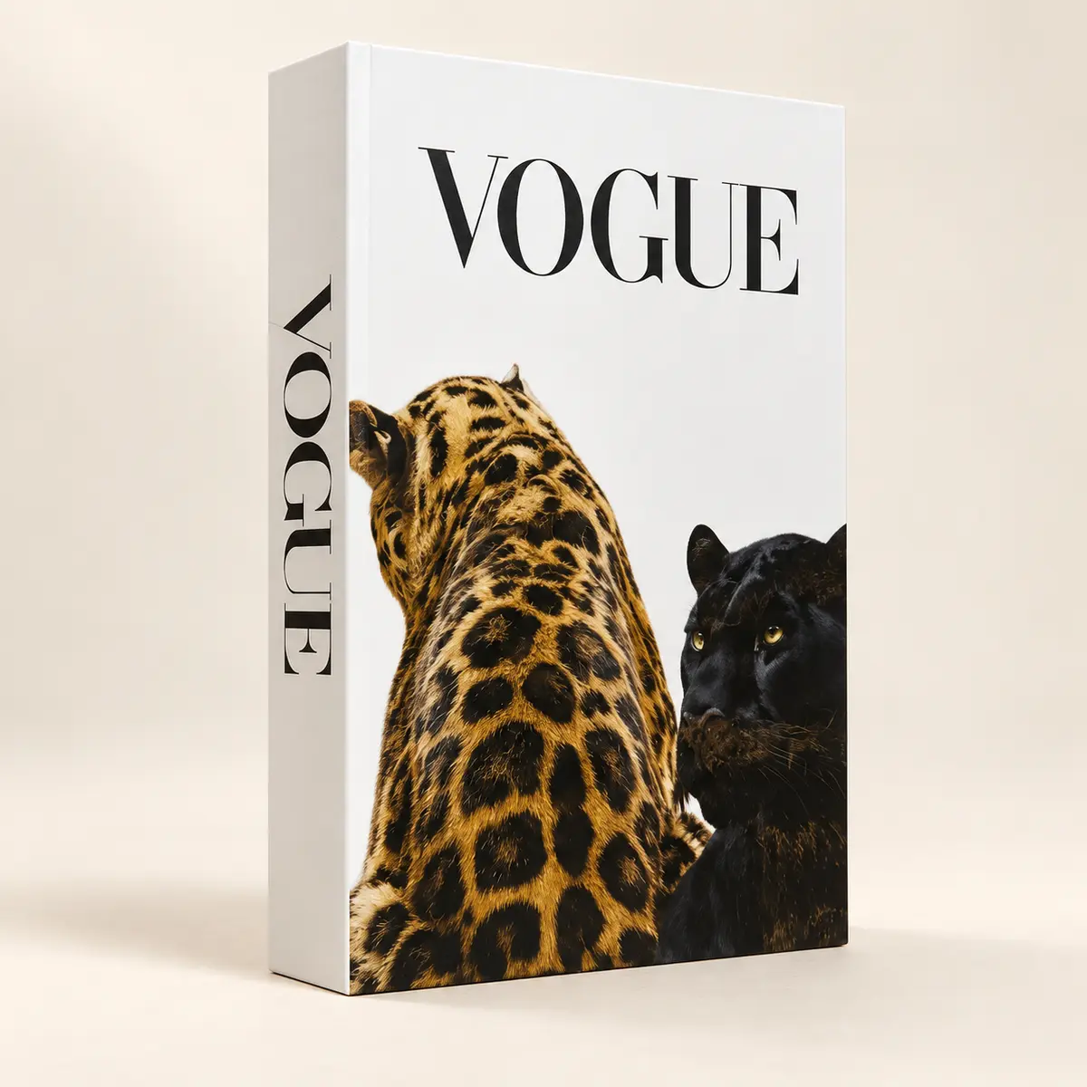 08-faux-livre-vogue-leopard-panthere Faux Livre Décoratif Vogue — Léopard & Panthère – Image 1