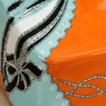 Boîte à mouchoirs Équestre orange et turquoise – Image 3
