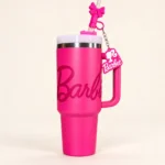 Gobelet isotherme Barbie rose fuchsia — Nœud et breloque – Image 2