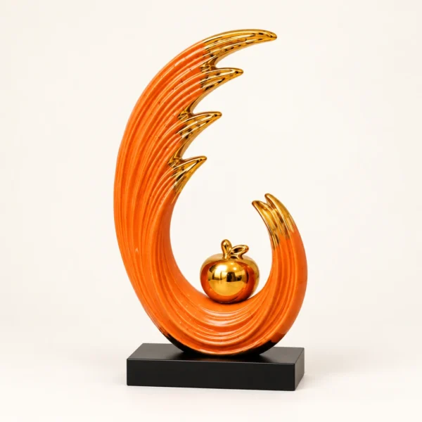 Sculpture vague avec pomme dorée — Orange & Or