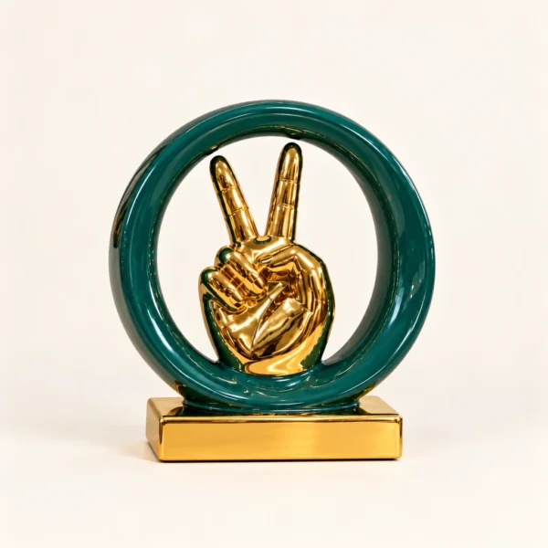 Sculpture main victoire dans un anneau — Vert Émeraude & Or