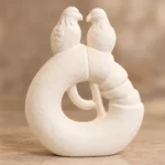 Vase sculpture anneau et duo d’oiseaux — Blanc – Image 3
