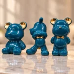 Trio d’ours décoratifs en céramique — Bleu canard et or – Image 3