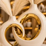 Duo de vases anneaux entrelacés crème et or – Image 3