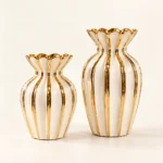 Vases tulipe côtelés blanc et or — Duo – Image 2